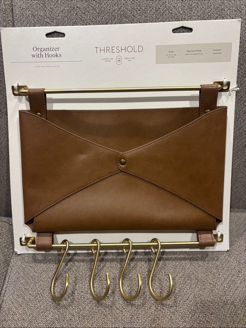 Threshold wall organizer with hooks